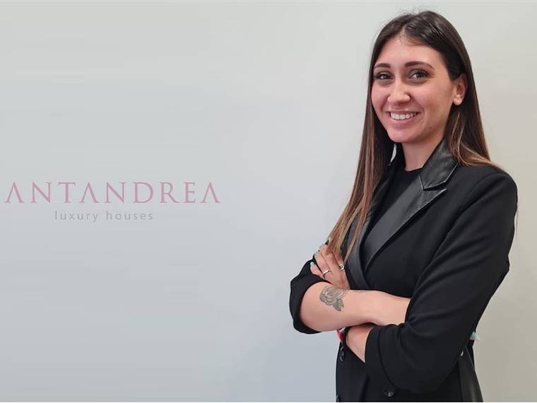 Giorgia Di Cuonzo  Customer & Commercial Assistant 